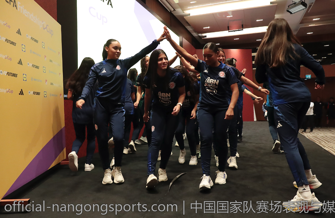 中国国家队赛场表现与媒体报道关系分析